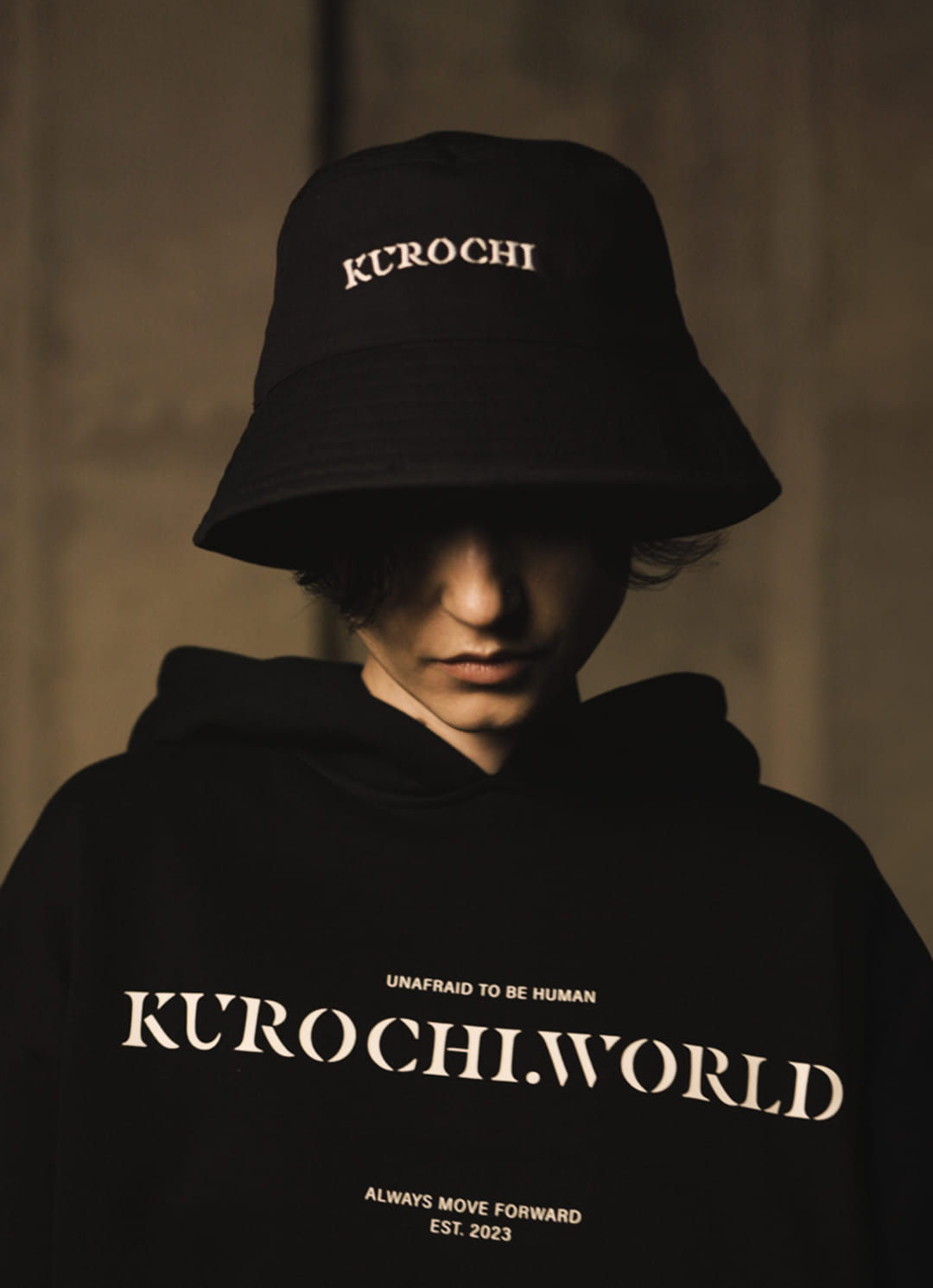 "KUROCHI - text" Buckethat Black