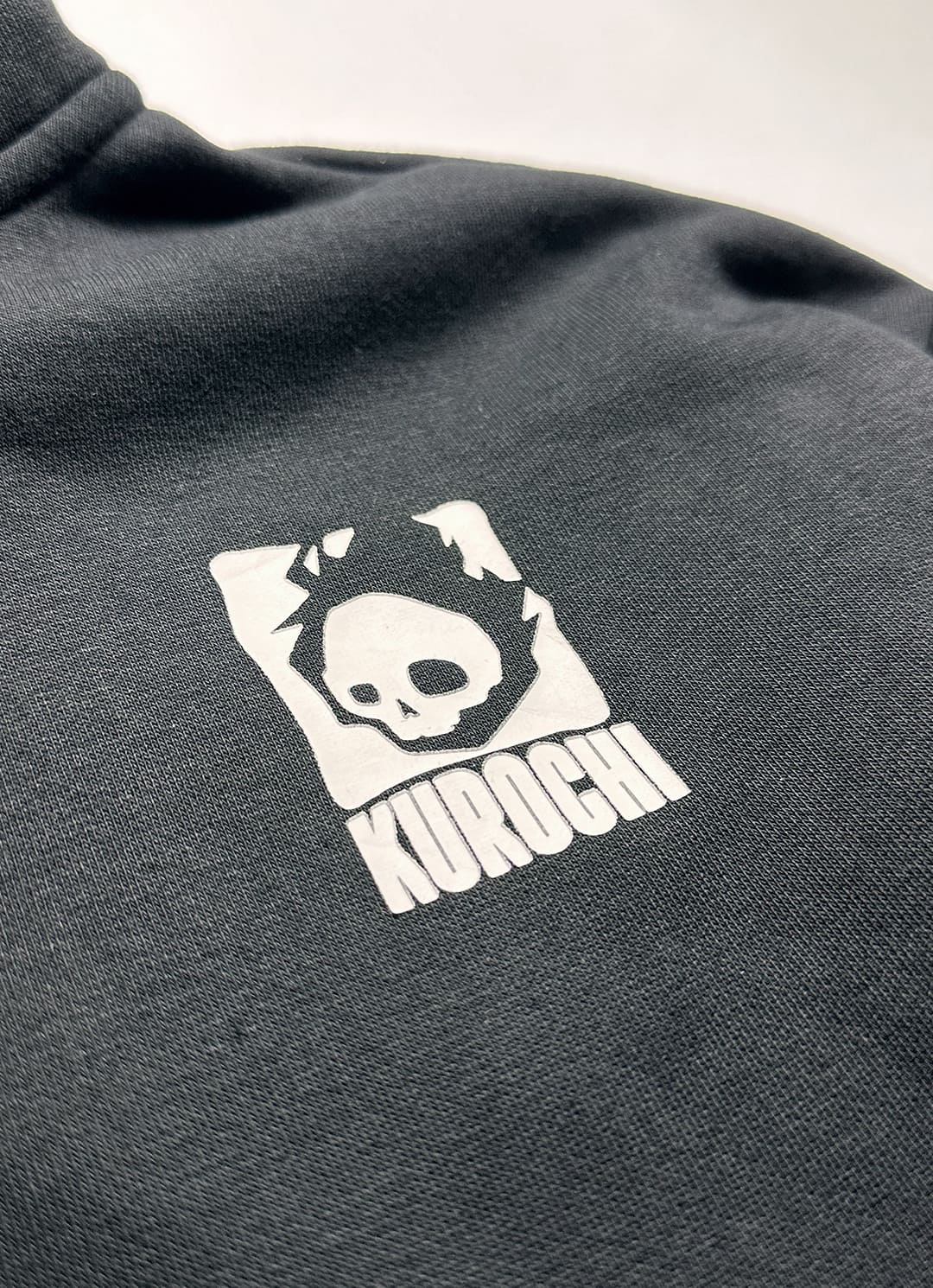 "KUROCHI" Zip Black