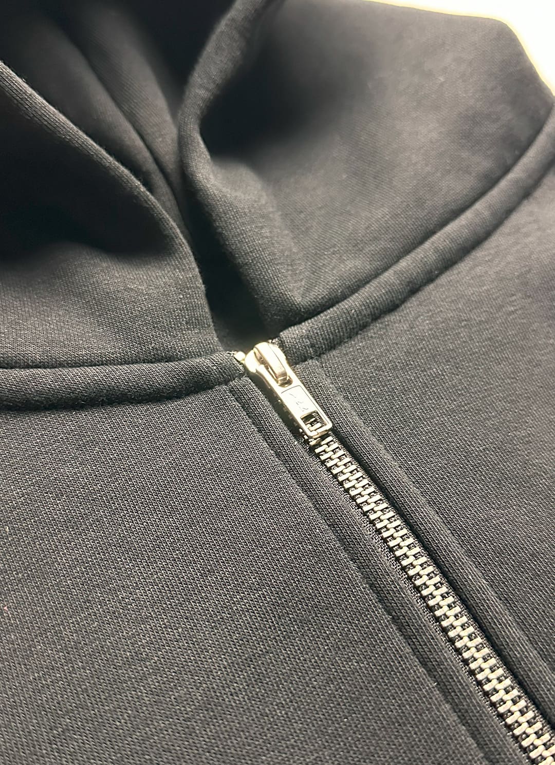 "OPEN UP" Zip black